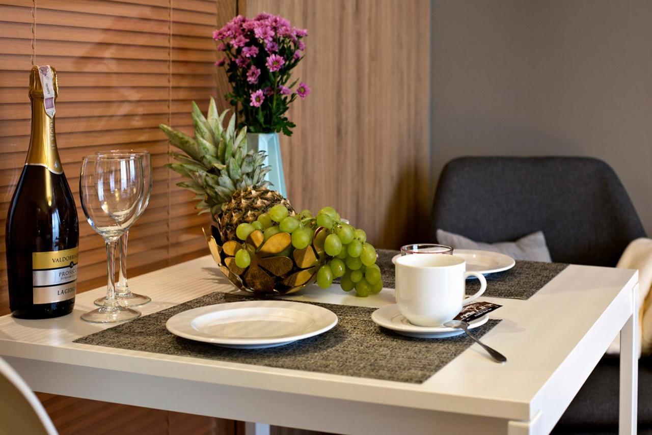 Wolska Residence Serviced Apartments Varsovia Exterior foto