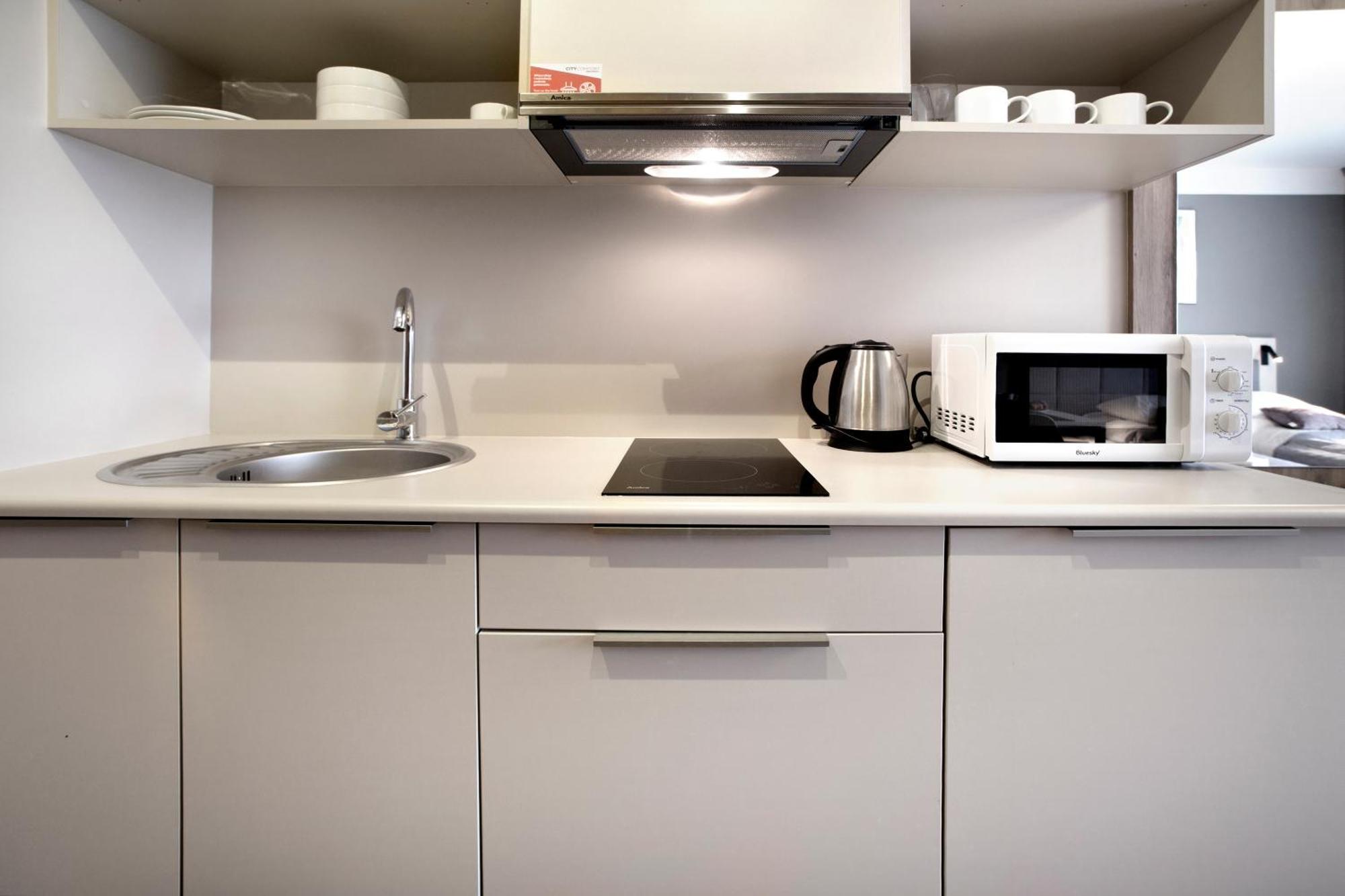 Wolska Residence Serviced Apartments Varsovia Habitación foto